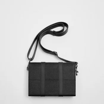 Nova muška torba 2023, Proljeće-ljeto Univerzalna torba za odmor, Muška Moda je Univerzalna torba Preko ramena u obliku crne kutije, Mali Trg